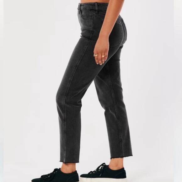Hollister Ultra High Rise Mom Jeans Washed Black Size 3R - Picture 11 of 14